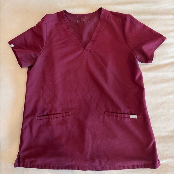 Figs Casma Three-Pocket Scrub Top- Burgundy - Picture 4 of 8